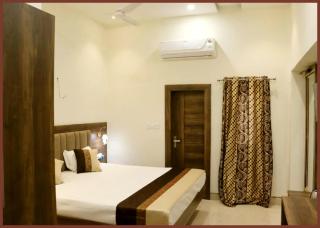 A BUDUGET - MANAN GUEST HOUSE VARANASI, Near Kashi Vishwanath Temple - BEST HOTEL IN VARANASI - - 8