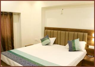 A BUDUGET - MANAN GUEST HOUSE VARANASI, Near Kashi Vishwanath Temple - BEST HOTEL IN VARANASI - - 4