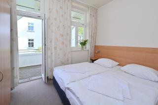 Ferienwohnung-6-mit-Sauna-WLAN-6-Pers-Sellin-auf-Ruegen-Villa-Celia-200-m-vom-Strand-entfernt - 6