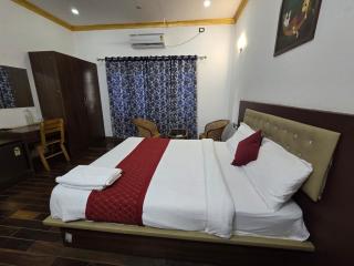 Kudajadri Heritage Pool Homestay Kothamangalam - Kotamangalam - 4