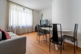 Italianflat - spacious 3 bedroom with balcony San Babila Area - Milan - 5