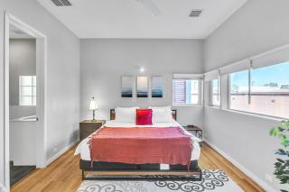 Modern Comfort in the Heart of Museum District townhouse - Houston - 5