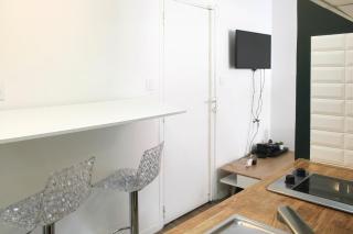 Cozy Studio Perfect for a Stay in Paris - Parijs - 3