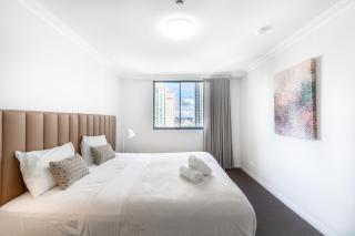 1Bed 1Bath with Story Bridge and River Views, Parking, and Private Balcony M7 - 4