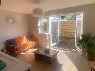 The Nest on the Water - Chichester - 4