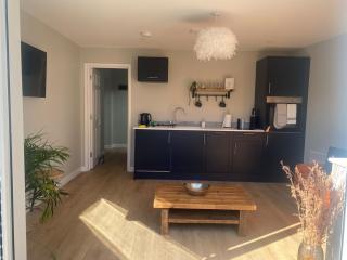The Nest on the Water - Chichester - 7
