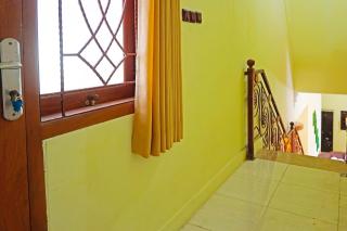 Super OYO 91568 Trisna Srabah Resort Homestay & Resto - Kalangbret - 8