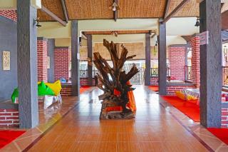 Super OYO 91568 Trisna Srabah Resort Homestay & Resto - Kalangbret - 6