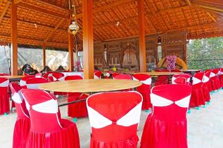 Super OYO 91568 Trisna Srabah Resort Homestay & Resto - Kalangbret - 5