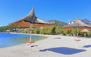 Apartments Mato with balconies, garden & the sea view - Seget Vranjica - 7