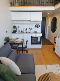 Loft Style Studio Apartment- Free Parking- Free Gym- Keyless Access - 8