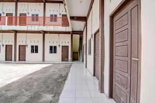 SPOT ON 91699 Homestay Hj Lela Syariah - Pekanbaru - 3