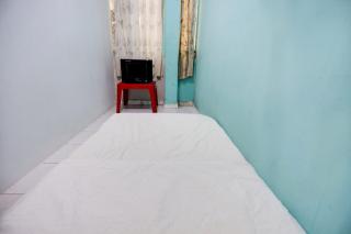 Hotel O Solo Baru Homestay Syariah - Jodoh - 0