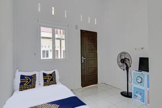 SPOT ON 91828 Homestay Dinda Syariah Near Masjid Al Amin - Parit - 8