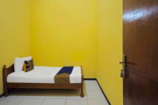 OYO Life 91869 Insan Mulia Kost Syariah - Mojokerto - 4