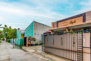 Hotel O Nayla Homestay Syariah Near Koro Koro Panam, Karaoke, Pool, & Cafe - 0