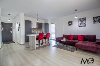 MoHost Two - Luxe Retreat with Mountain Views - Braşov - 3