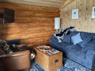 Rowan - Tedstone Log Cabins - 4