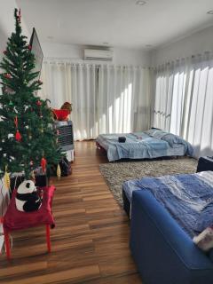 Family room with private pool - 3