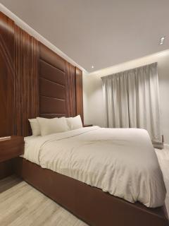 Spacious 1BR Escape - Prime Location - Al Qirawan - Riyad - 1