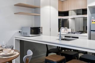 Designer 2 Bed in Queens Wharf Riverfront CBD Gem - Brisbane - 5