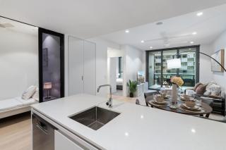 Designer 2 Bed in Queens Wharf Riverfront CBD Gem - Brisbane - 3