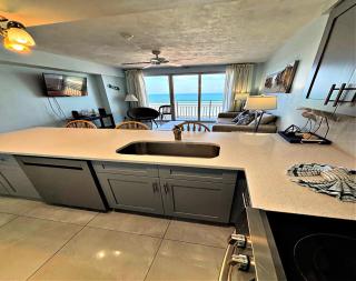 Vacation in Comfort and luxury - 1BR Direct Oceanfront - Wyndham Ocean Walk Resort 1307 - Daytona Beach - 6