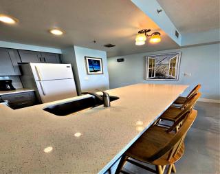 Vacation in Comfort and luxury - 1BR Direct Oceanfront - Wyndham Ocean Walk Resort 1307 - Daytona Beach - 2