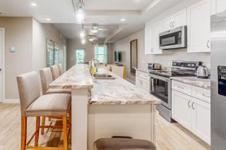 Gulf Access with Boat Slip, Heated Saltwater Pool, Dog-Friendly - Bacino Vista #203 - Roelens - 2