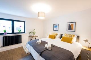 The Upside Down Eco House - Bristol - 6