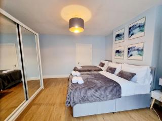 London Spacious 2 bedroom-3 mins walk tube, Hospital, Queen Mary Uni - London - 8