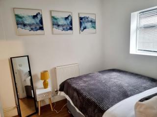 London Spacious 2 bedroom-3 mins walk tube, Hospital, Queen Mary Uni - London - 3