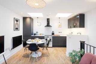 The Upside Down Eco House - Bristol - 0