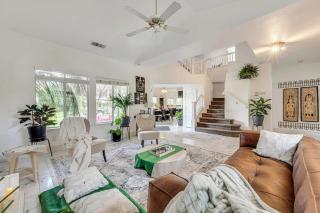 Rudraksha-Luxurious 5 Bedroom House In North East Fresno - Fresno - 8