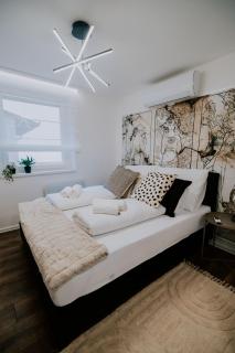 Maison de Luxe - 3
