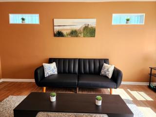 Modern 2 Beds Apt close Downtown - Evanston - 0