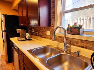 Modern 2 Beds Apt close Downtown - Evanston - 7