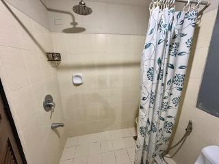 NEW! 3BR Home in Serene Pasig Condo with Fast Wifi - 1