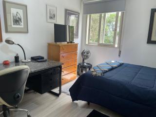 Quarto com area de trabalho - São Paulo - 0