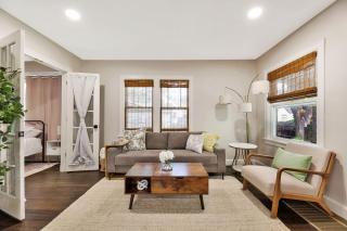 Spacious 3 BR Home Backyard Oasis College Hill - Wichita - 8