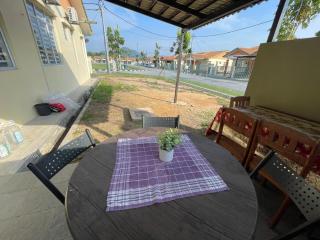 COZY Residence Homestay Teluk Senangin Lumut - Lumut - 1