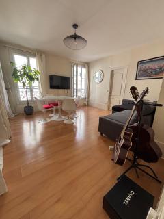 Amazing 1 bedroom, 30sec from Arc de Triomphe - Parijs - 5