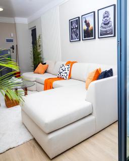 Cozy Modern One BedrooApt Balcony - Nairobi - 2