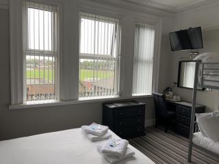 Arona Guest Hotel - 2