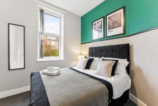 20 percent off! Stylish Sheffield Abode Sleeps 12 - Sheffield - 7