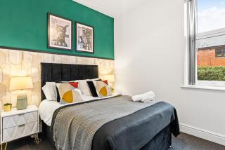 20 percent off! Stylish Sheffield Abode Sleeps 12 - Sheffield - 5