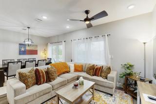 Gruene Luxury on the Guadalupe - New Braunfels - 6