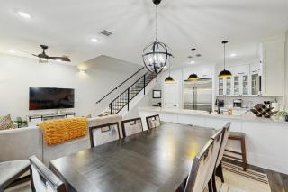 Gruene Luxury on the Guadalupe - New Braunfels - 4