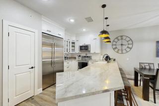 Gruene Luxury on the Guadalupe - New Braunfels - 3