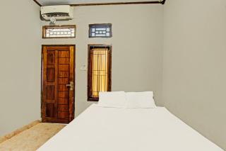 SPOT ON 91981 Diwi Homestay - Cakranegara - 6